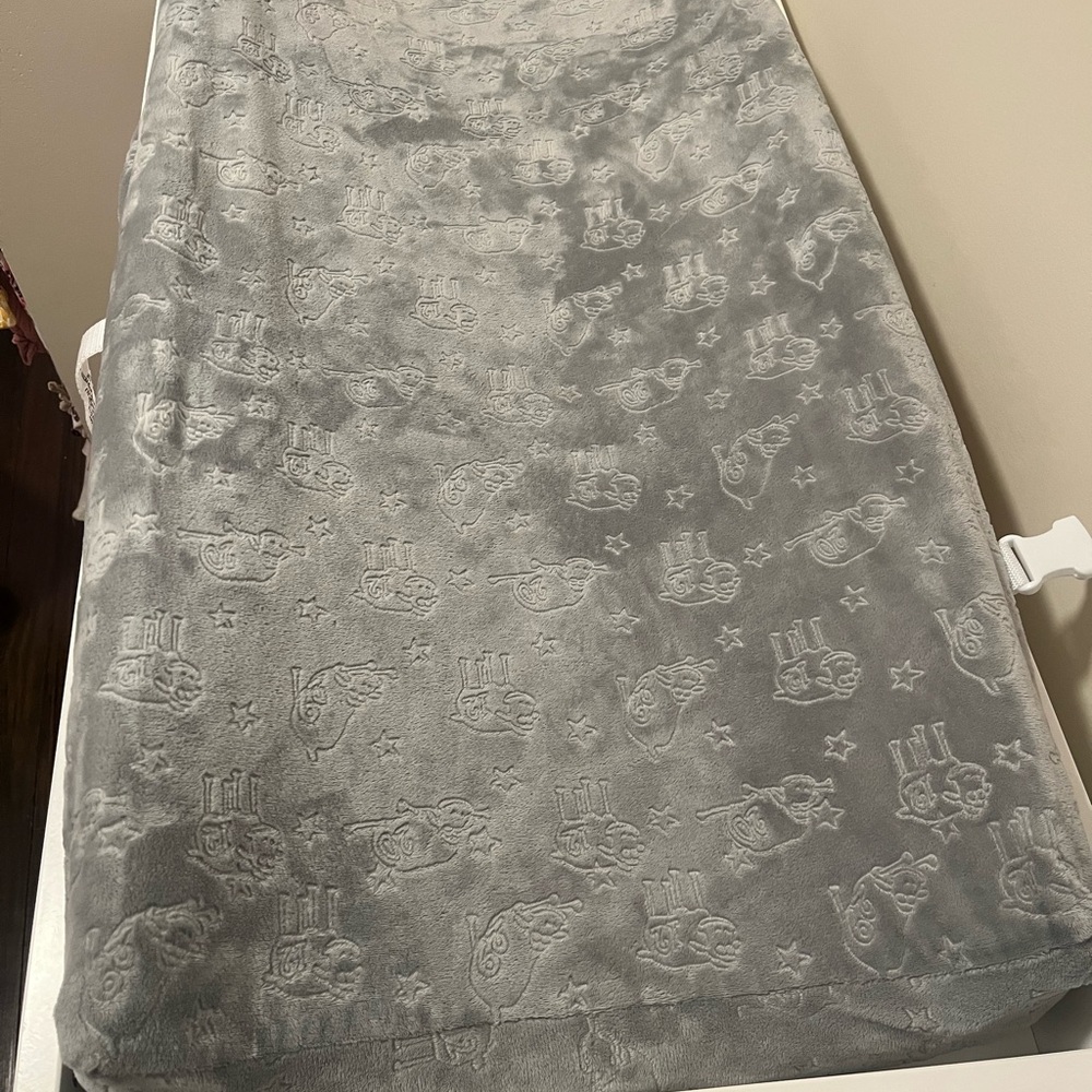 Serra perfect sleeper diaper changing pad with soft grey cover. - Picture 3 of 3